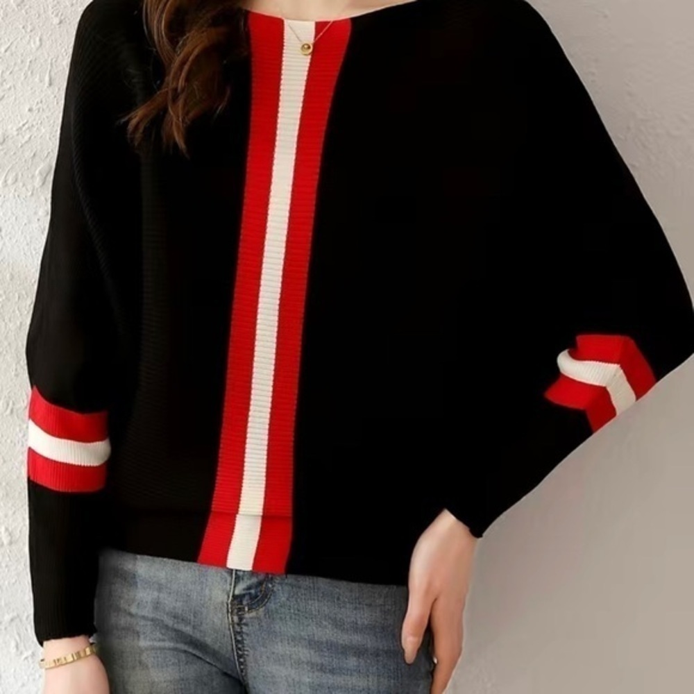 - Boatneck soft sweater. Go dawgs! Size medium. Labeled 1  size.
